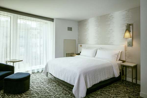  - Hilton Garden Inn Bellevue - I-405, Exit 13B
