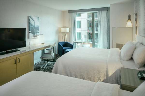 - Hilton Garden Inn Bellevue - I-405, Exit 13B