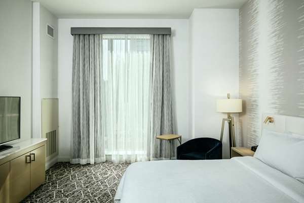  - Hilton Garden Inn Bellevue - I-405, Exit 13B