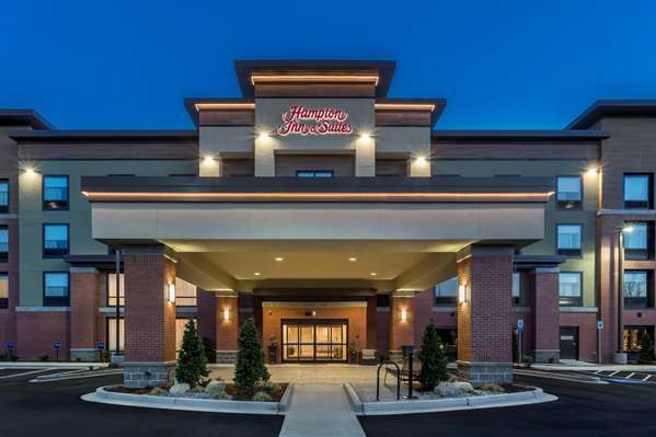 Exterior view - Hampton Inn & Suites Woodinville