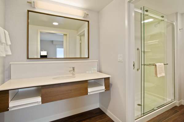  - Hampton Inn & Suites Woodinville