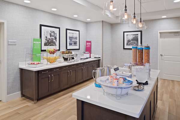 Restaurant - Hampton Inn & Suites Woodinville