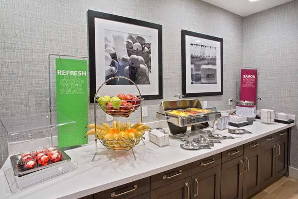 Restaurant - Hampton Inn & Suites Woodinville