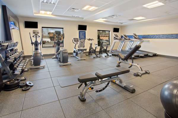 Fitness/ Exercise Room - Hampton Inn & Suites Woodinville