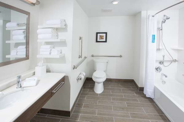  - Hampton Inn & Suites Buellton