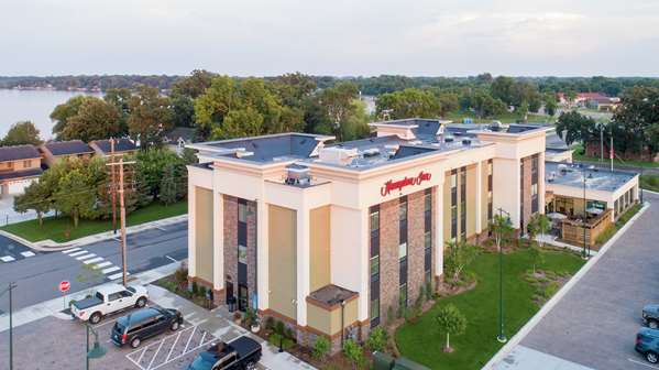 Exterior view - Hampton Inn Green Lake Spicer