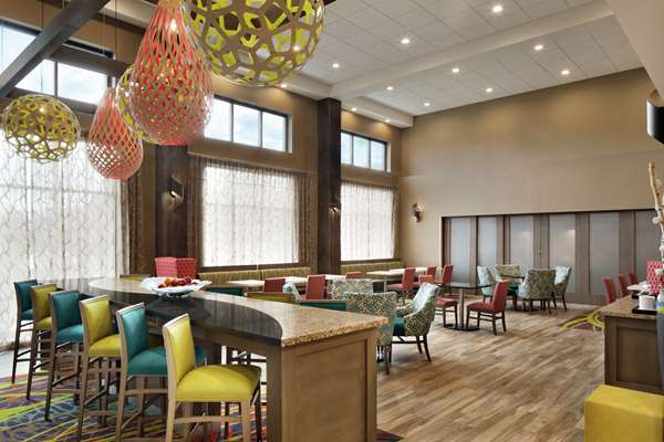  - Hampton Inn & Suites Alton