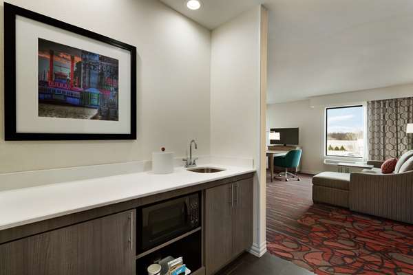  - Hampton Inn & Suites Alton