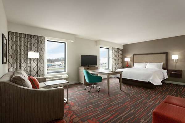  - Hampton Inn & Suites Alton