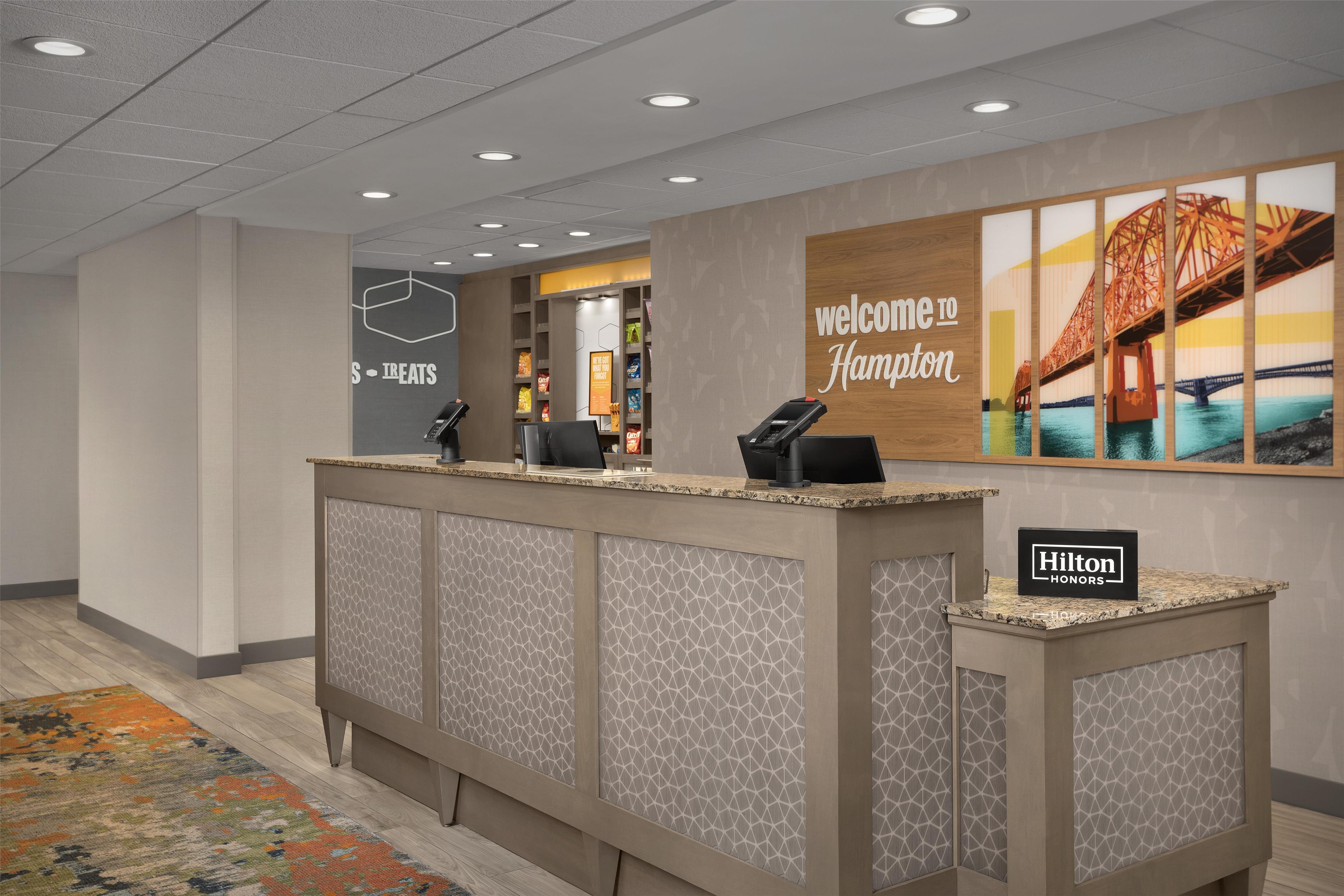 Reception | Hampton Inn & Suites St. Louis/Alton