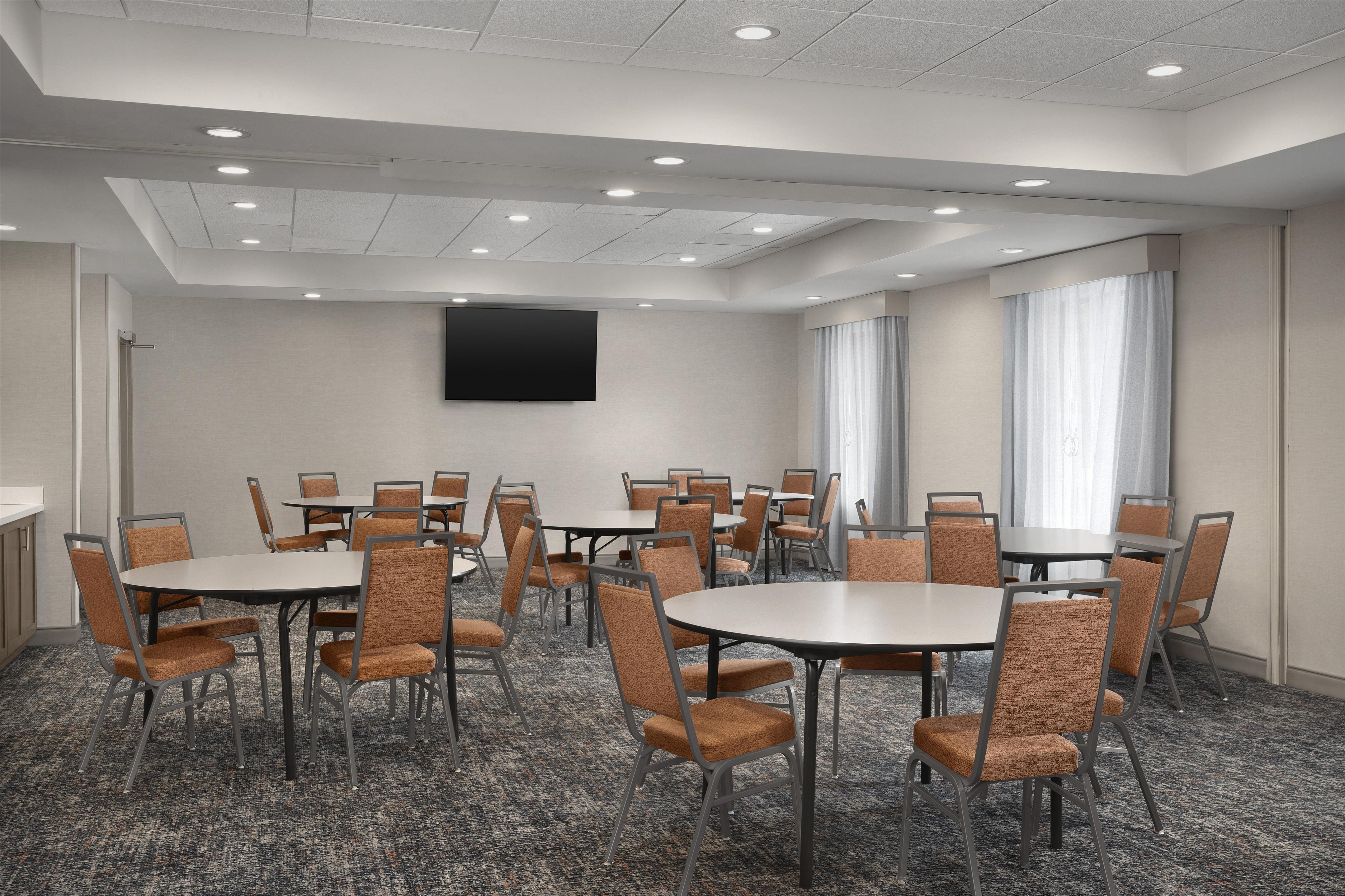 Meeting Room | Hampton Inn & Suites St. Louis/Alton