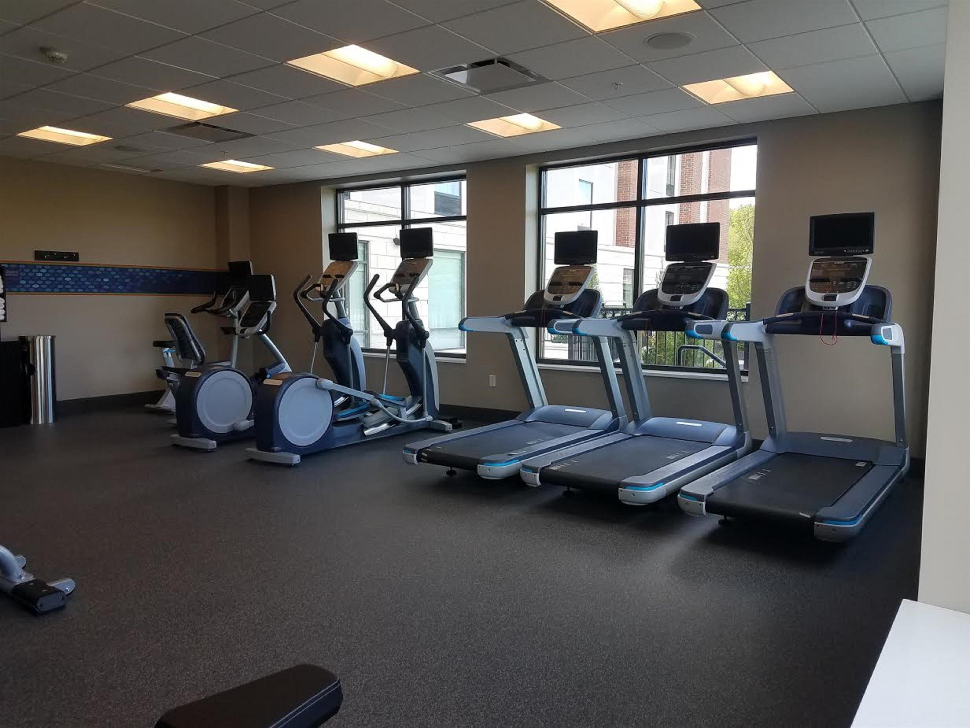 Health club fitness center gym | Hampton Inn & Suites Newburgh Stewart Airport