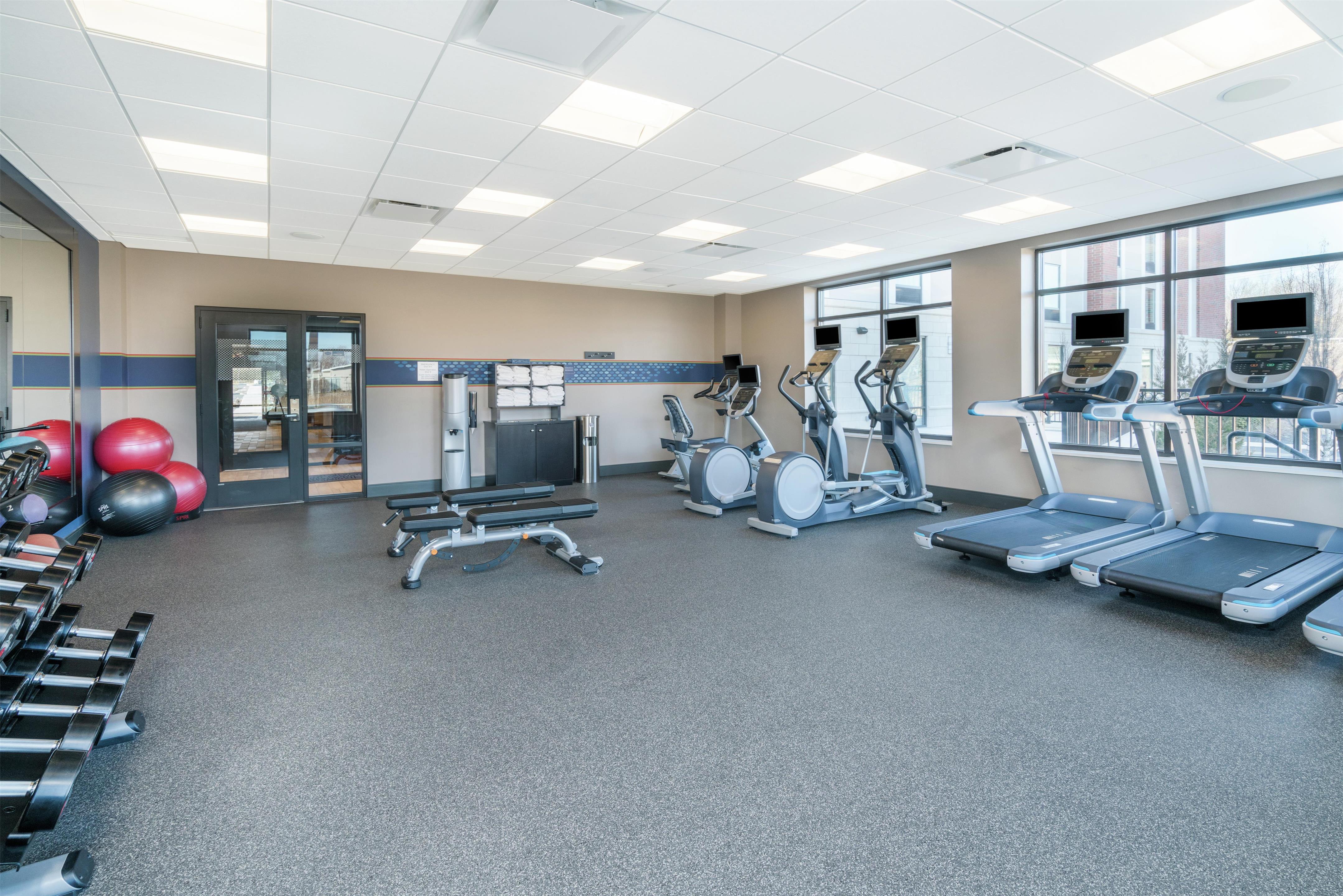 Health club fitness center gym | Hampton Inn & Suites Newburgh Stewart Airport