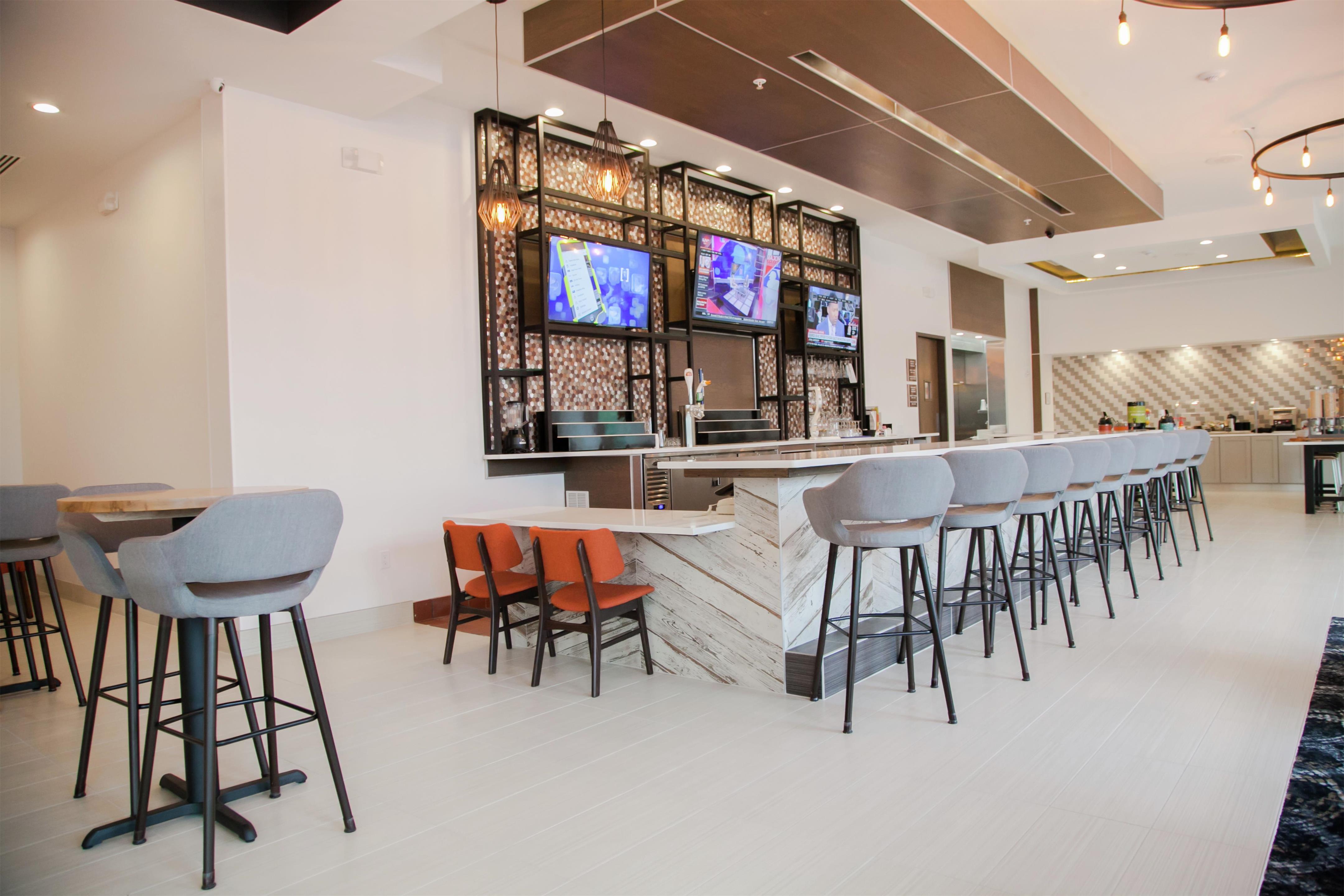 Lobby | Hilton Garden Inn Tampa Suncoast Parkway