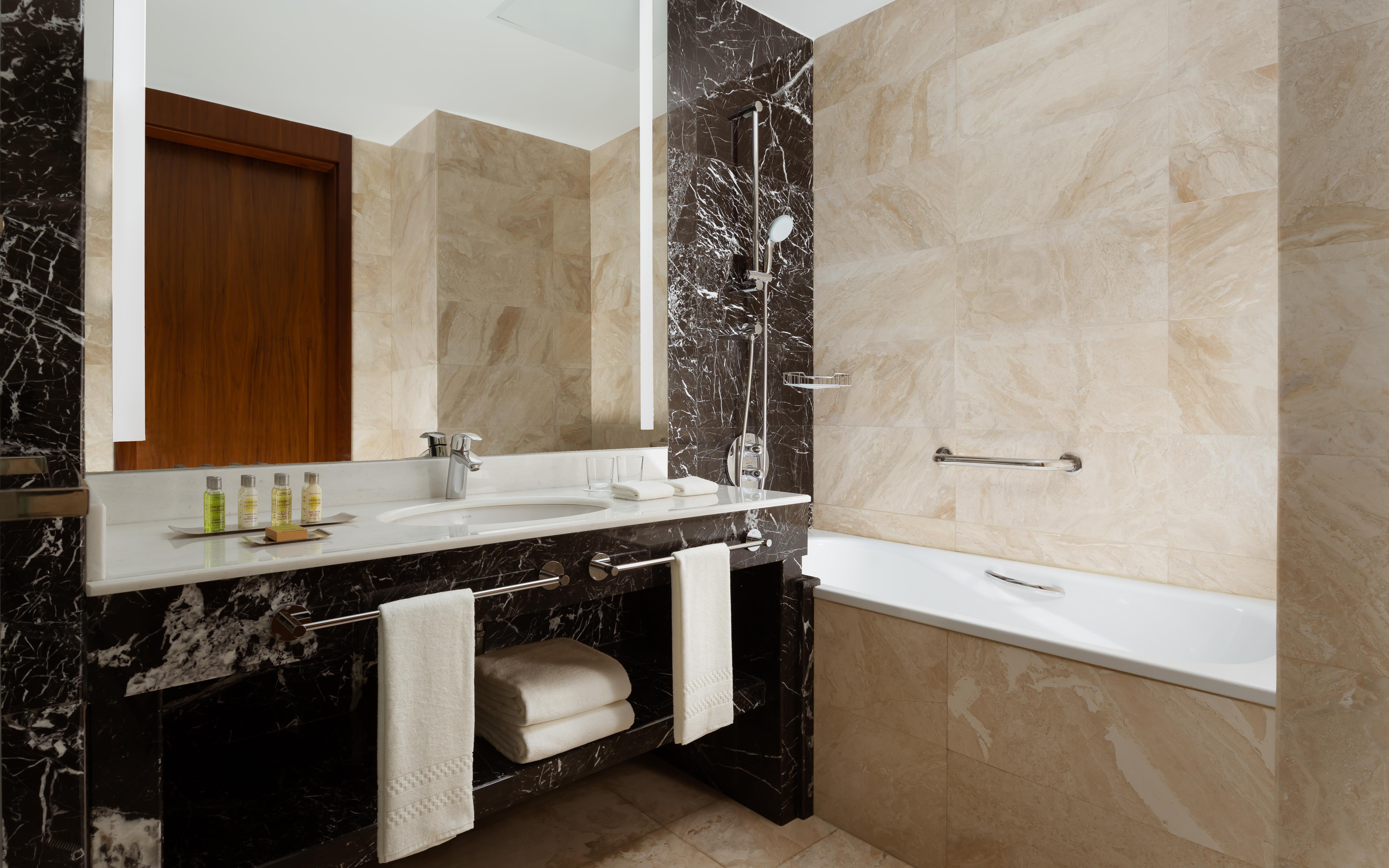 Hilton Astana Room Type - KING DELUXE ROOM
