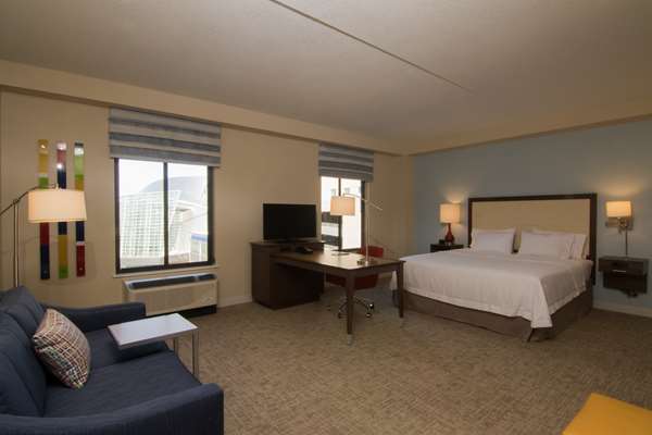  - Hampton Inn & Suites Downtown Tulsa