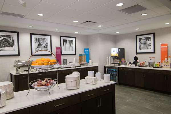 Restaurant - Hampton Inn & Suites Downtown Tulsa