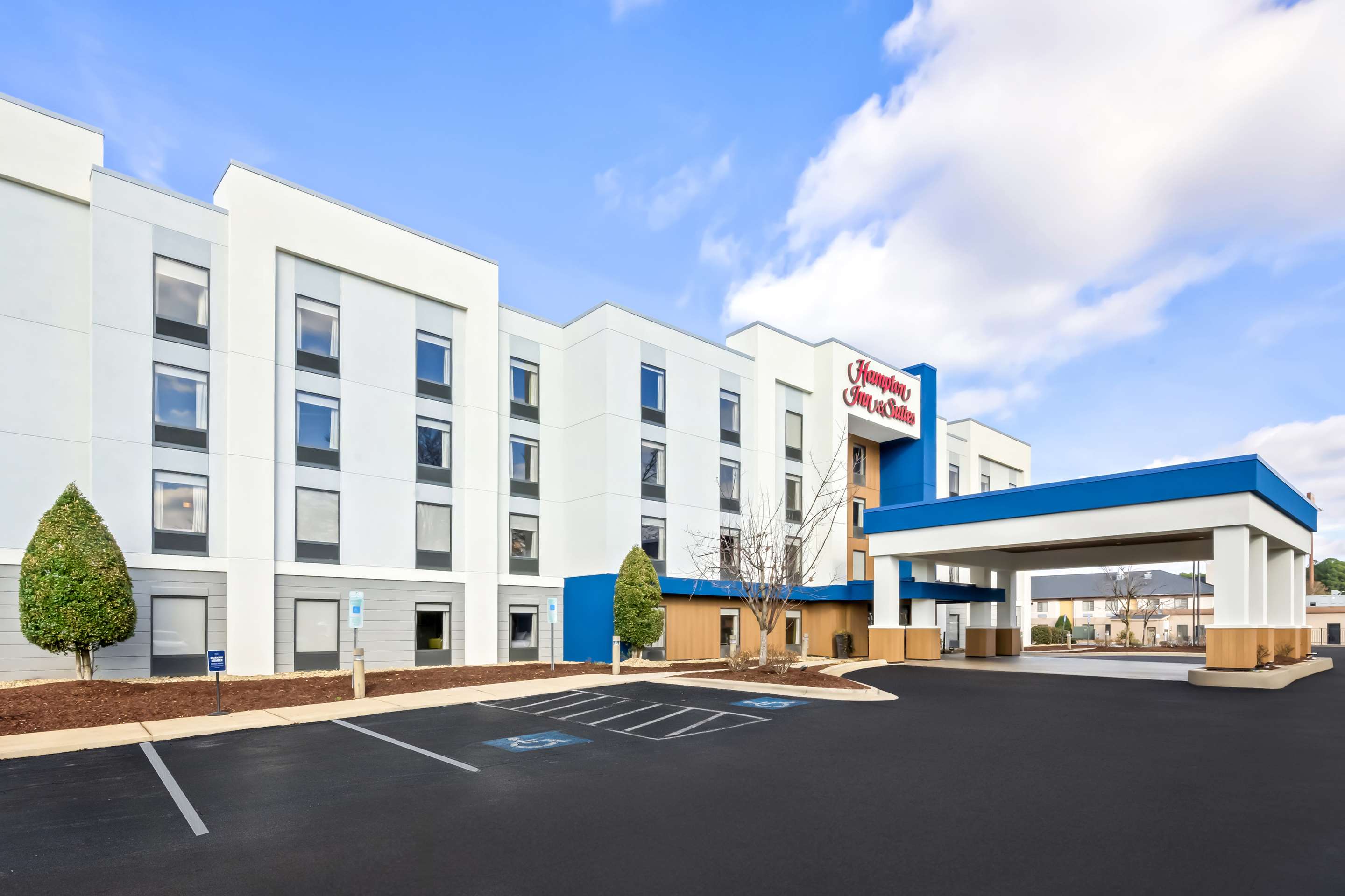 Exterior | Hampton Inn & Suites Wilson I-95