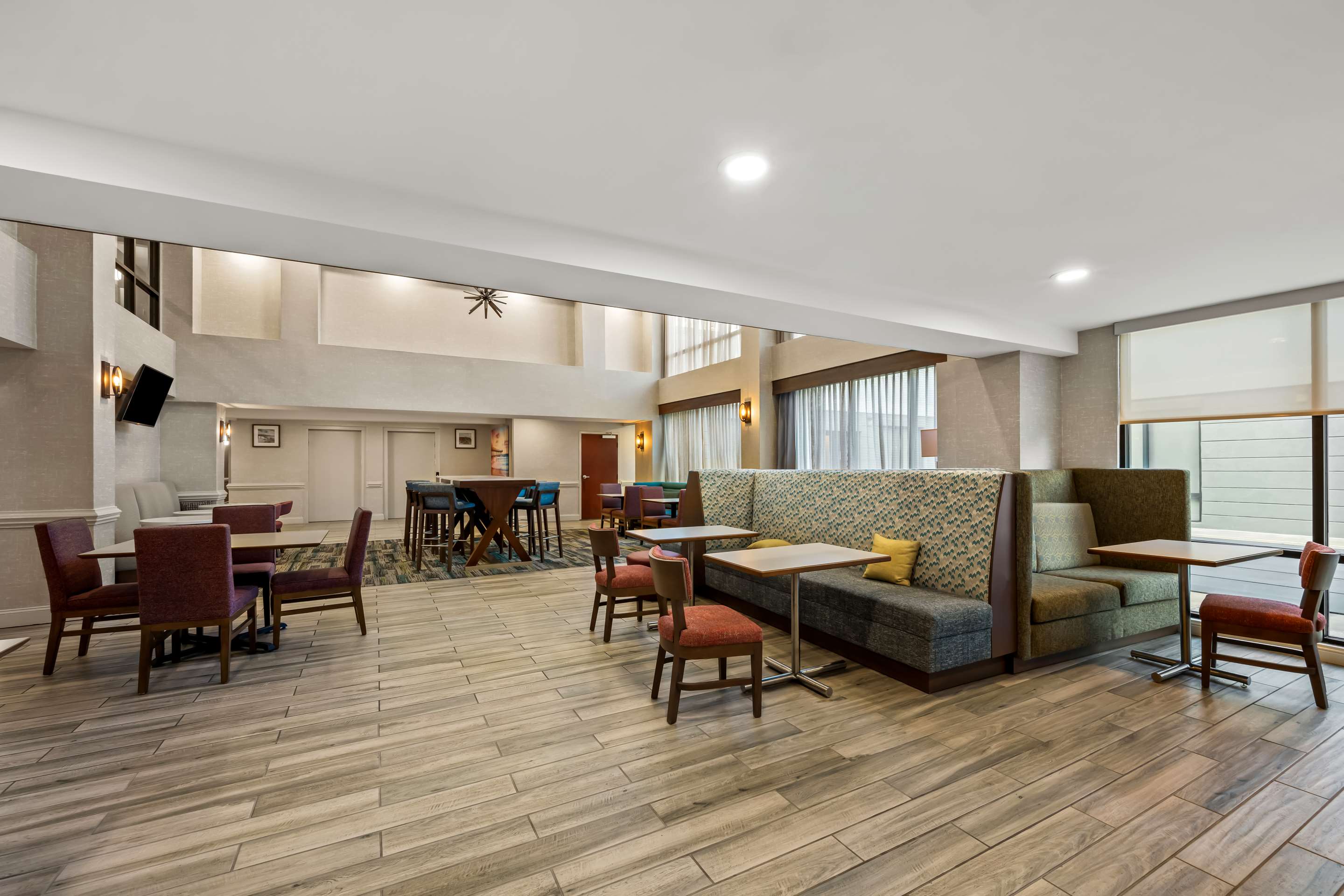 Lobby | Hampton Inn & Suites Wilson I-95