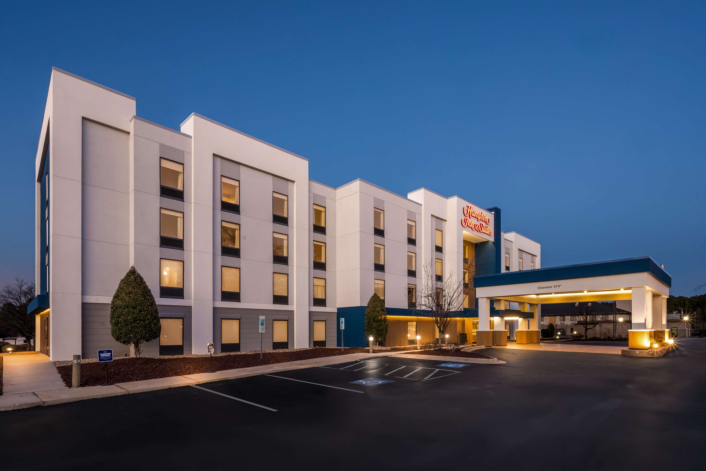 Exterior | Hampton Inn & Suites Wilson I-95
