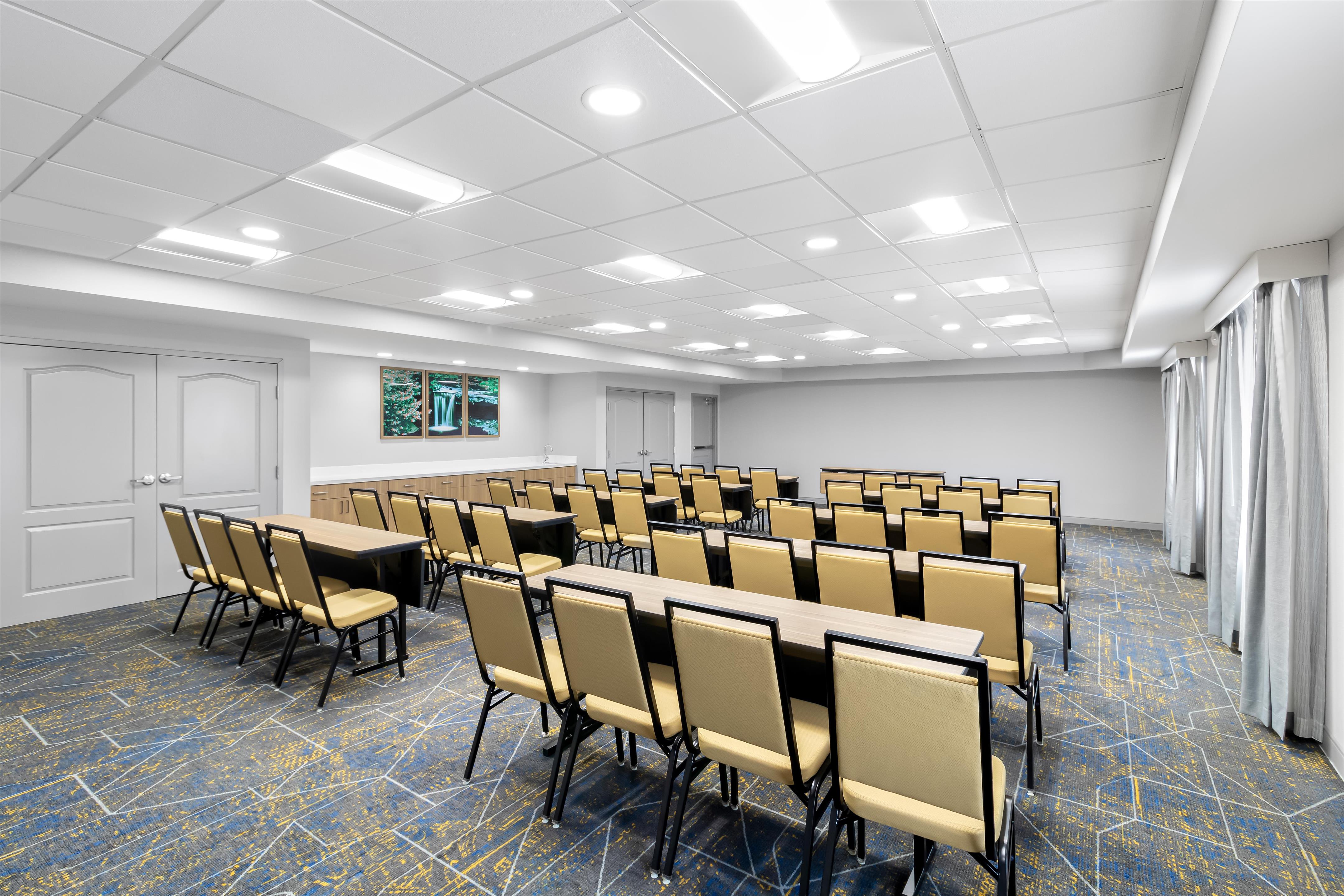 Meeting Room | Hampton Inn & Suites New Castle