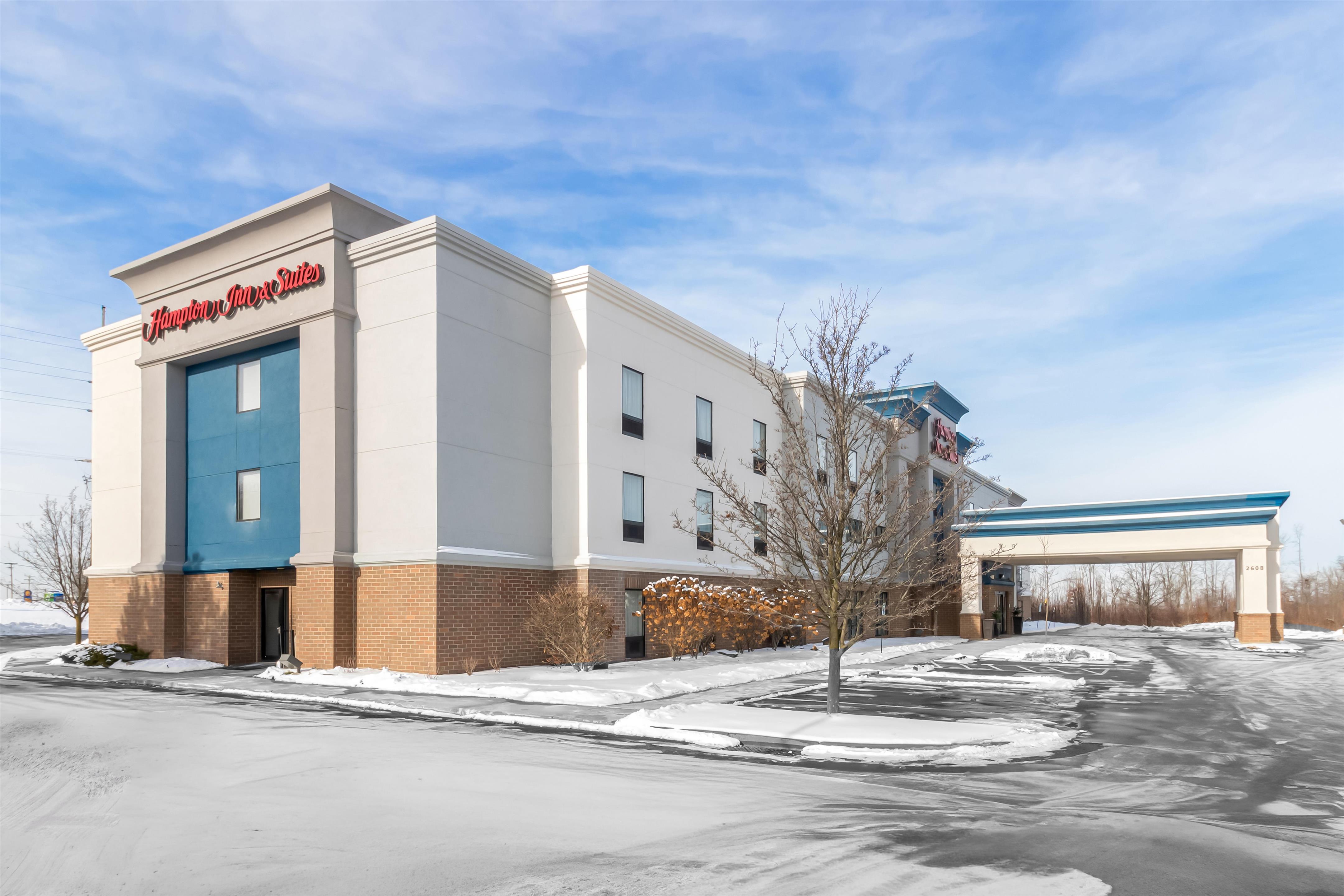 Exterior | Hampton Inn & Suites New Castle