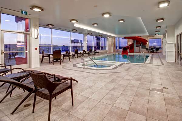 Pool - Hampton Inn & Suites Grande Prairie