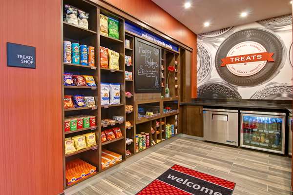 Restaurant - Hampton Inn & Suites Grande Prairie