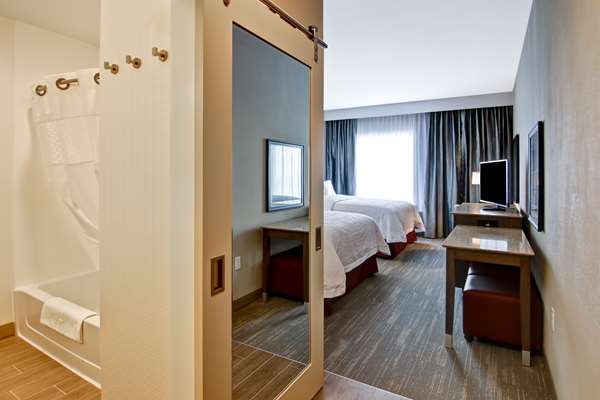  - Hampton Inn & Suites Grande Prairie