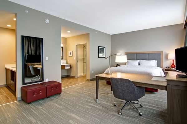  - Hampton Inn & Suites Grande Prairie