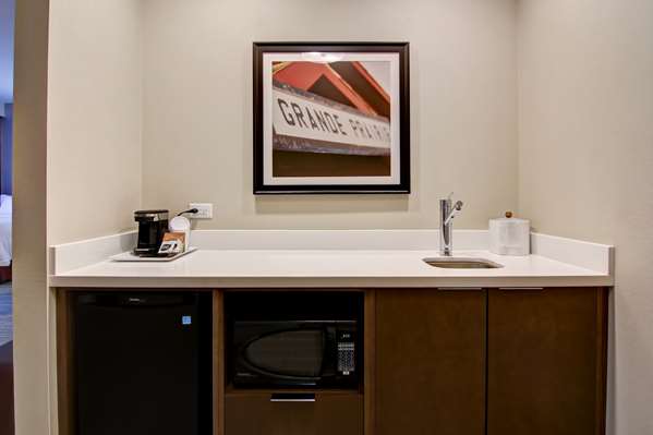  - Hampton Inn & Suites Grande Prairie