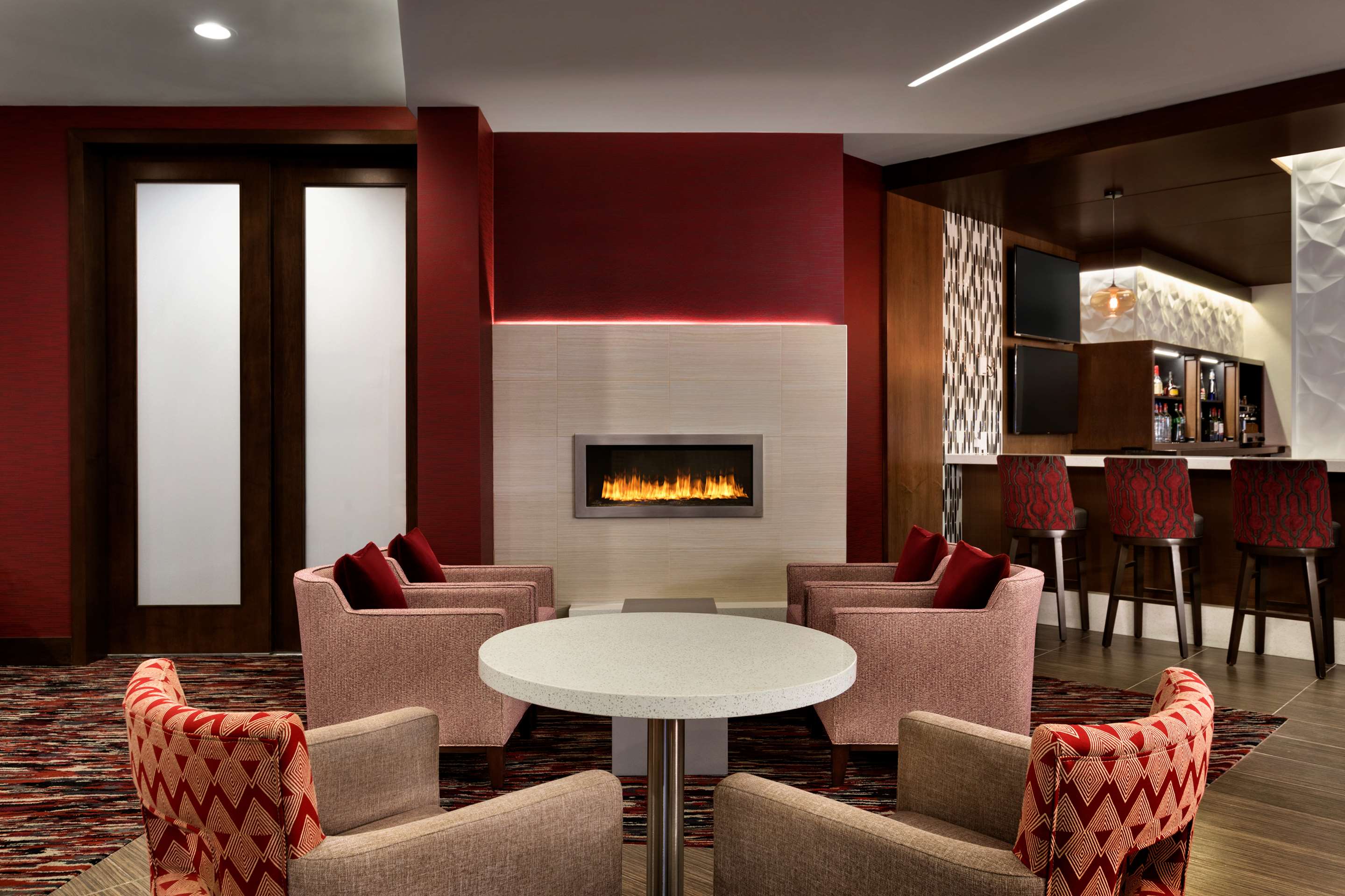 BarLounge | DoubleTree by Hilton Toronto Airport West
