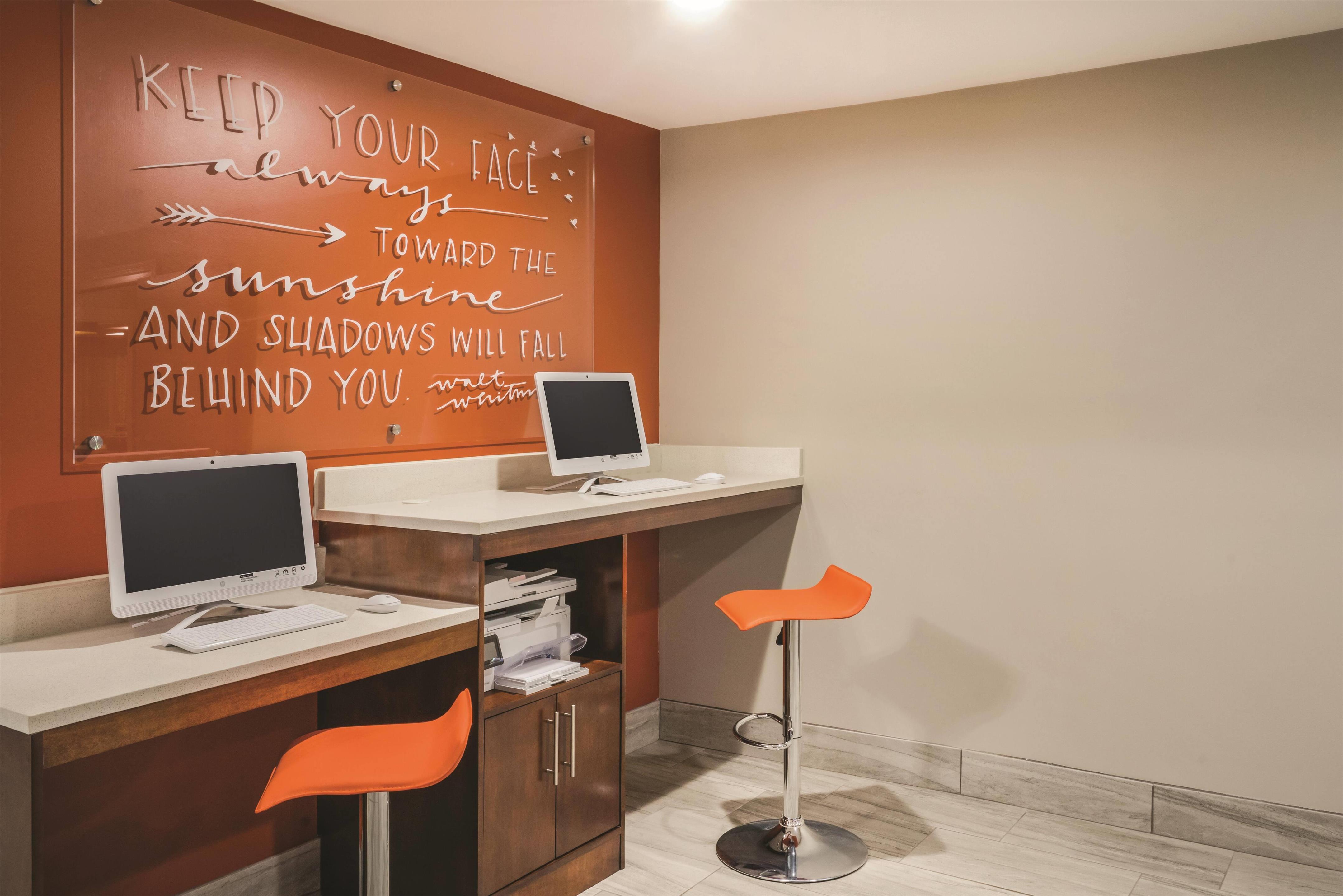 Business Center | La Quinta Inn & Suites by Wyndham Chattanooga-Hamilton Place
