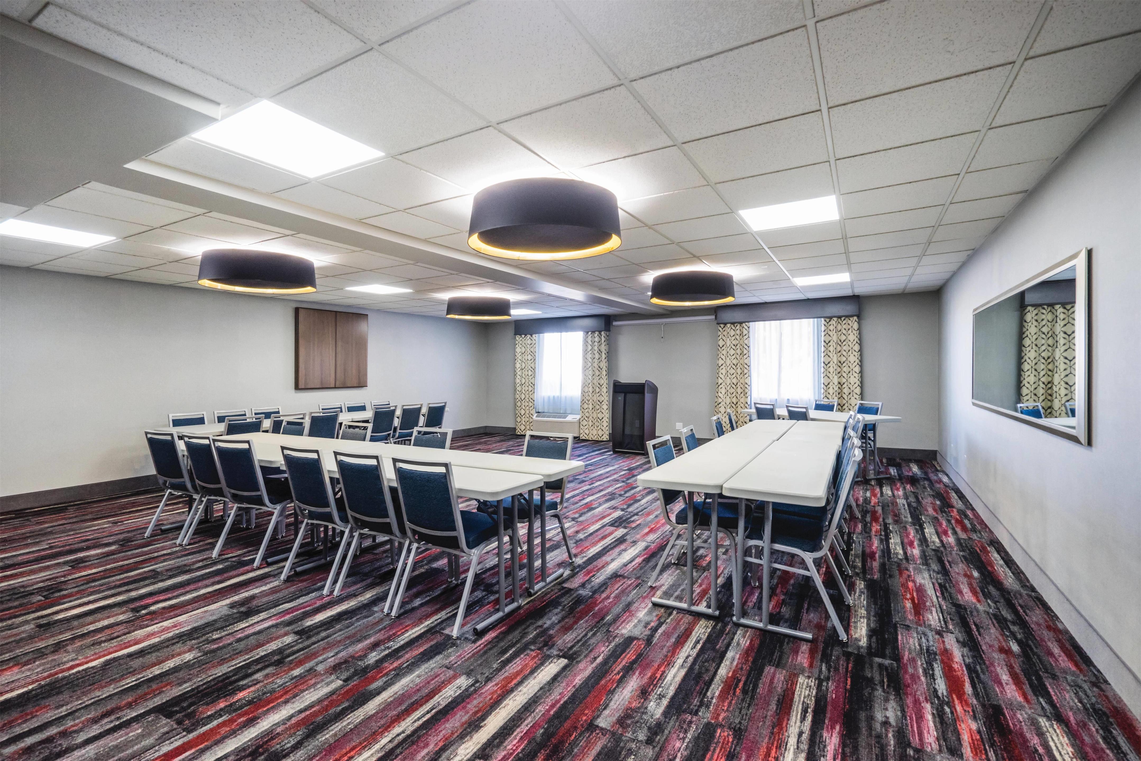 Meeting Room | La Quinta Inn & Suites by Wyndham Chattanooga-Hamilton Place