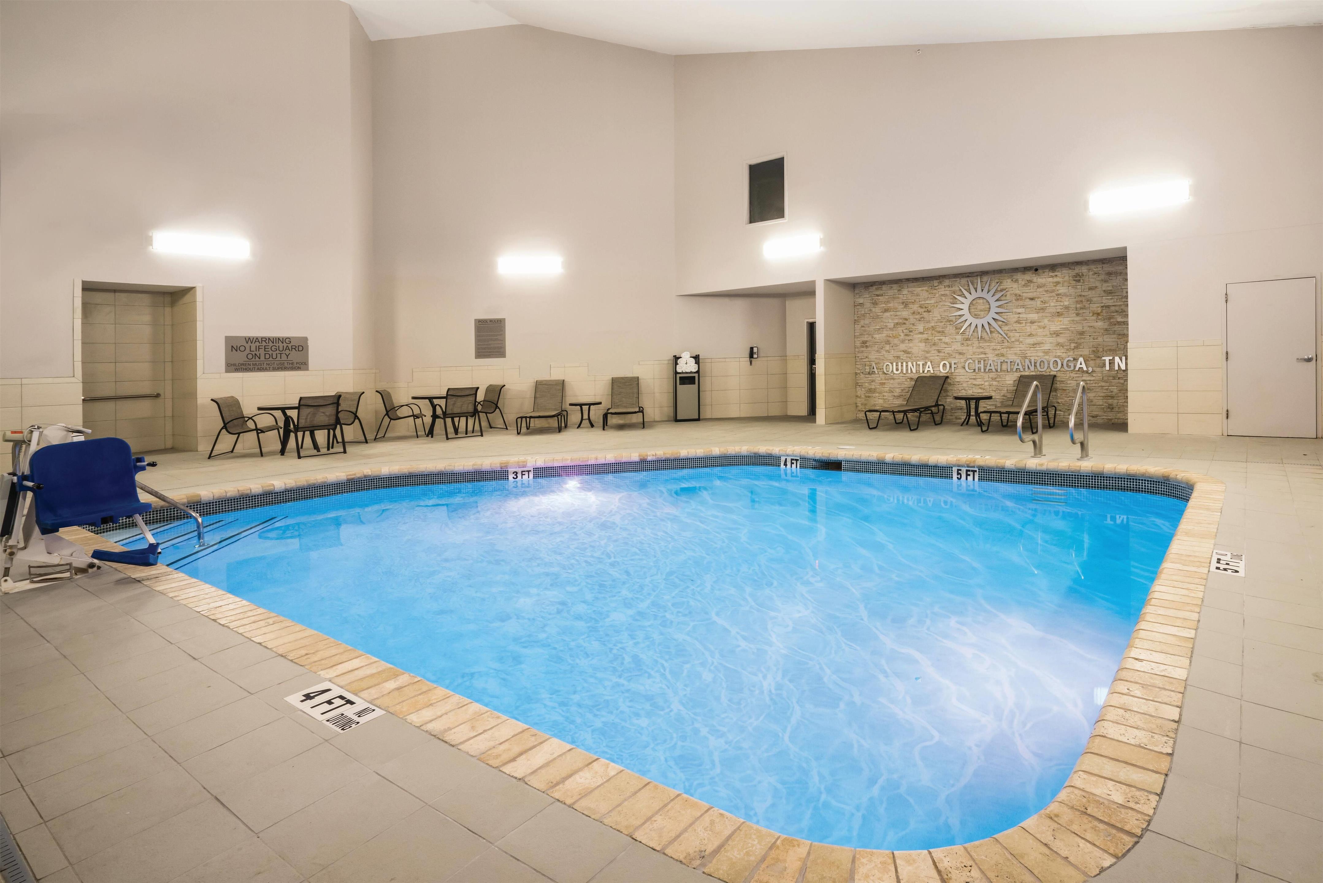 Pool | La Quinta Inn & Suites by Wyndham Chattanooga-Hamilton Place