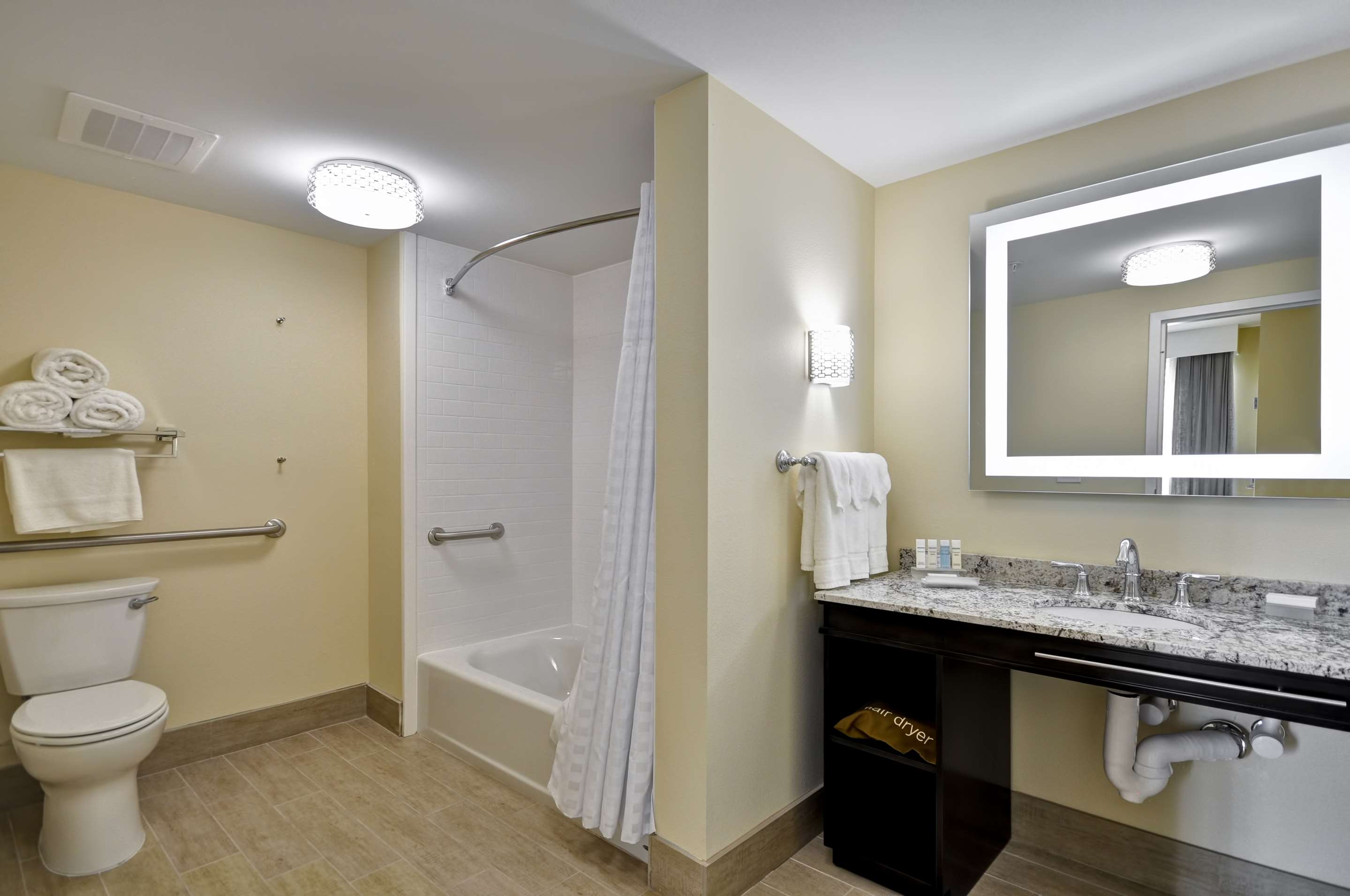 Guest room bath