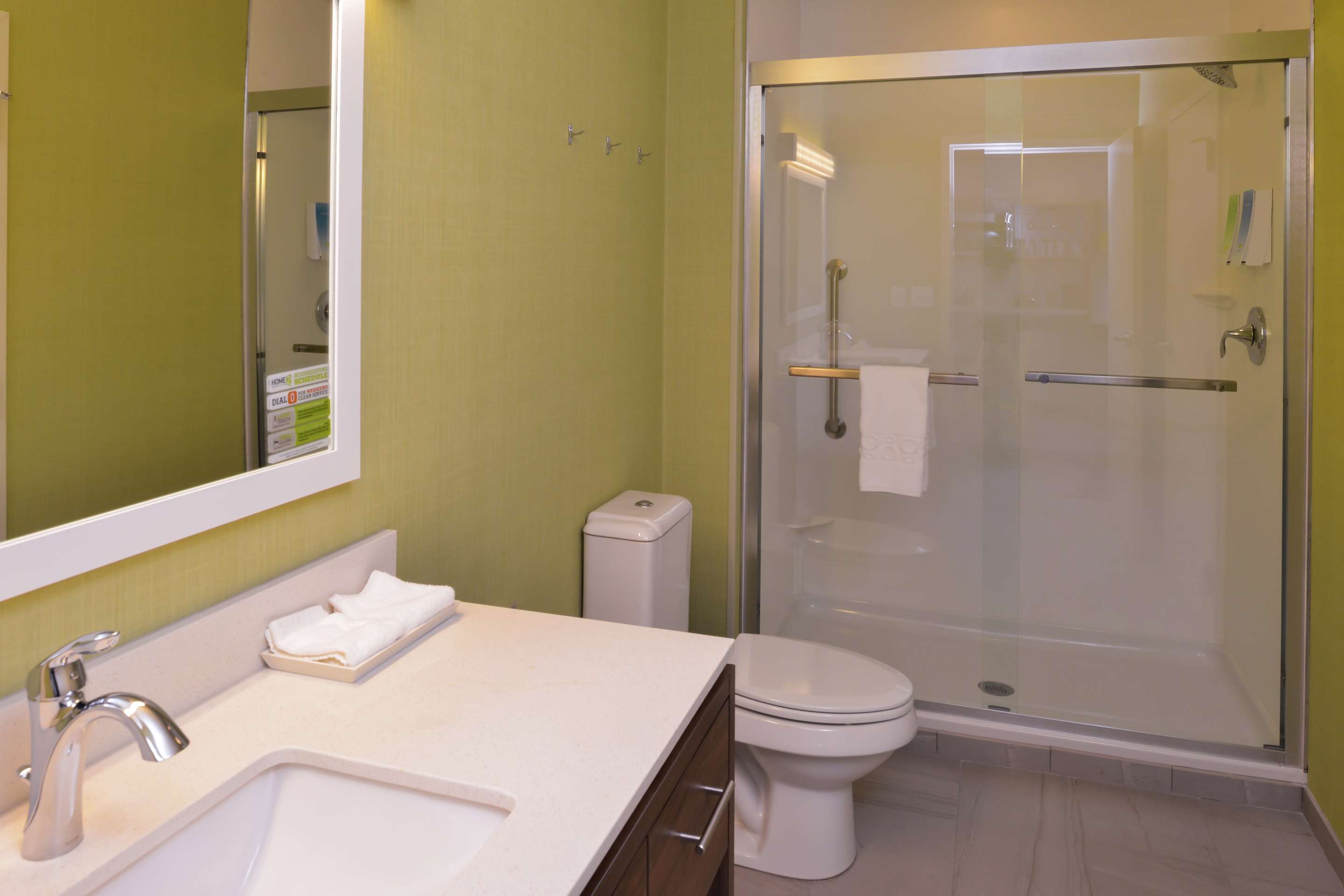 Guest room bath