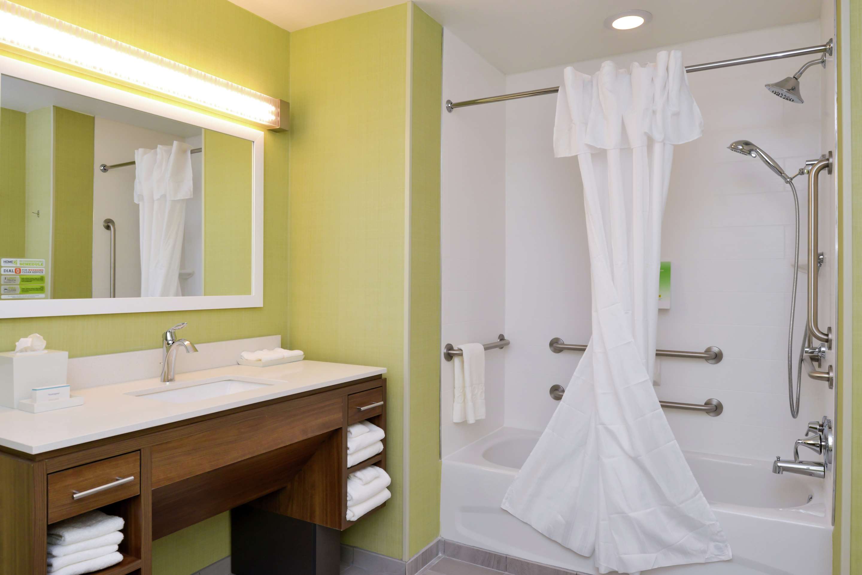 Guest room bath