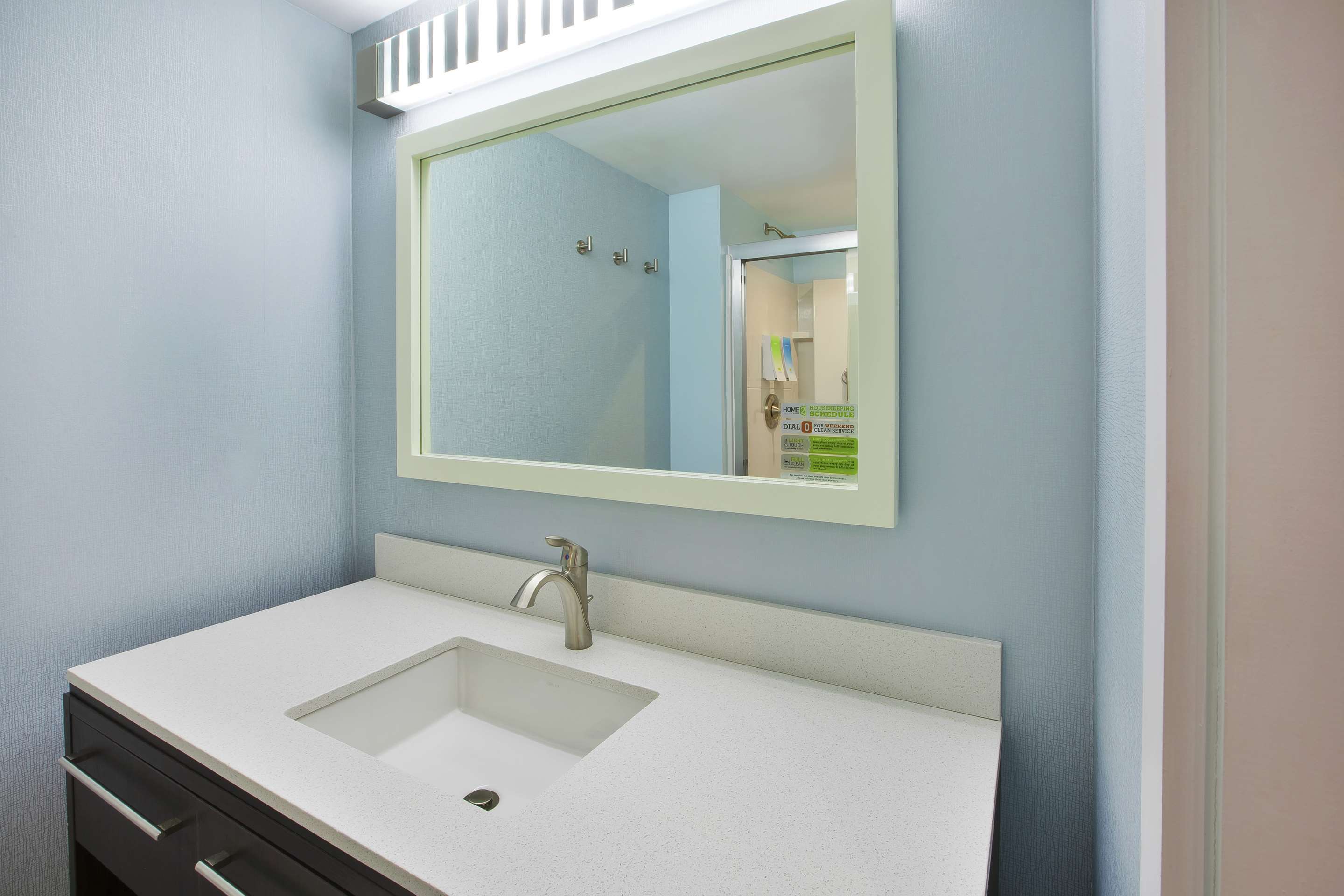 Guest room bath