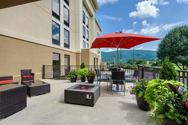 Exterior view - Hampton Inn Covington