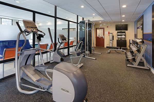 Fitness/ Exercise Room - Hampton Inn Covington