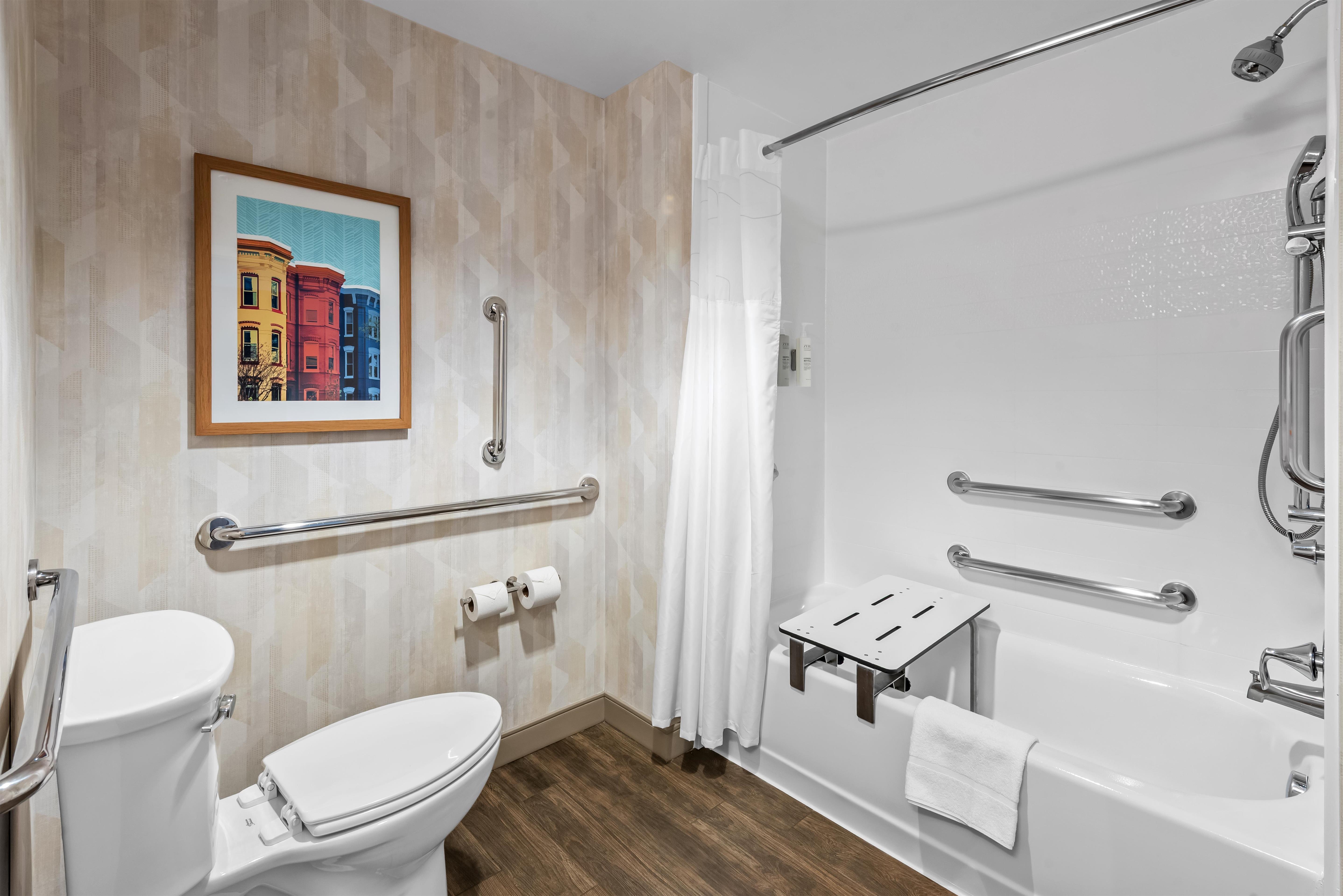 Hampton Inn & Suites Glenarden, MD/Washington DC Room Type - 1 KNG ACCESSIBLE TUB NS
