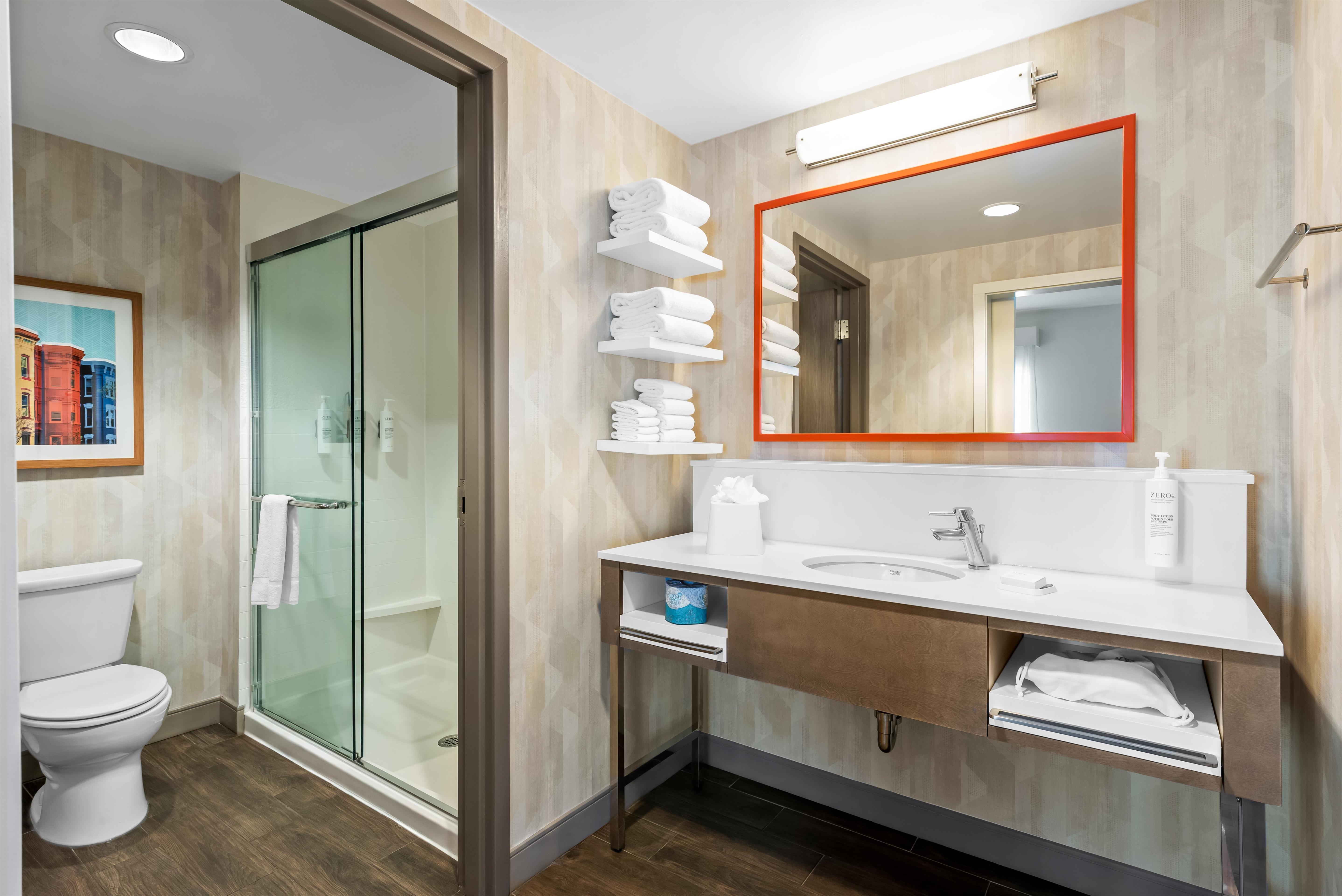 Hampton Inn & Suites Glenarden, MD/Washington DC Room Type - 1KN STDO MIC FRIDG WTBR NS