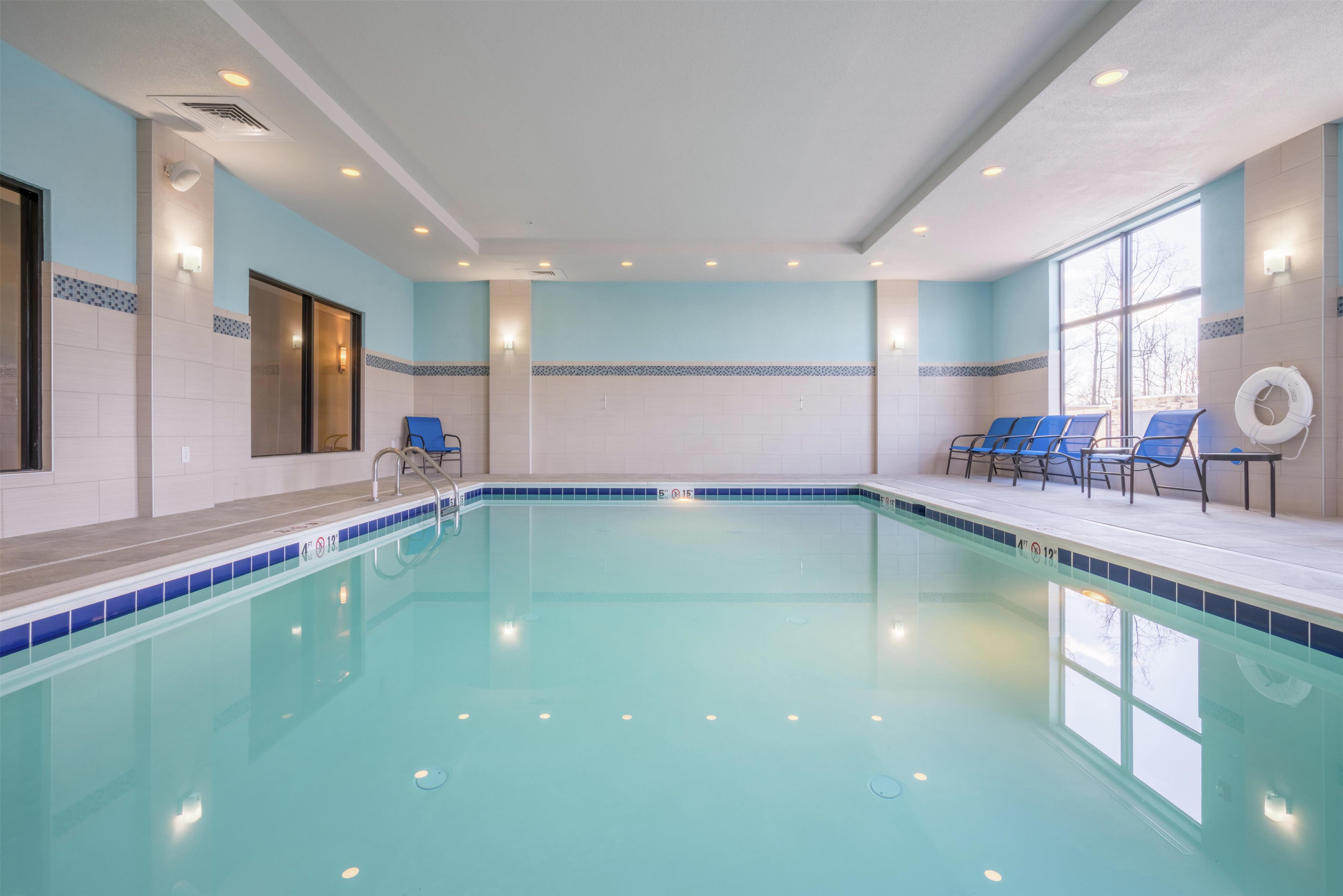 Pool | Hampton Inn & Suites Glenarden/Washington DC