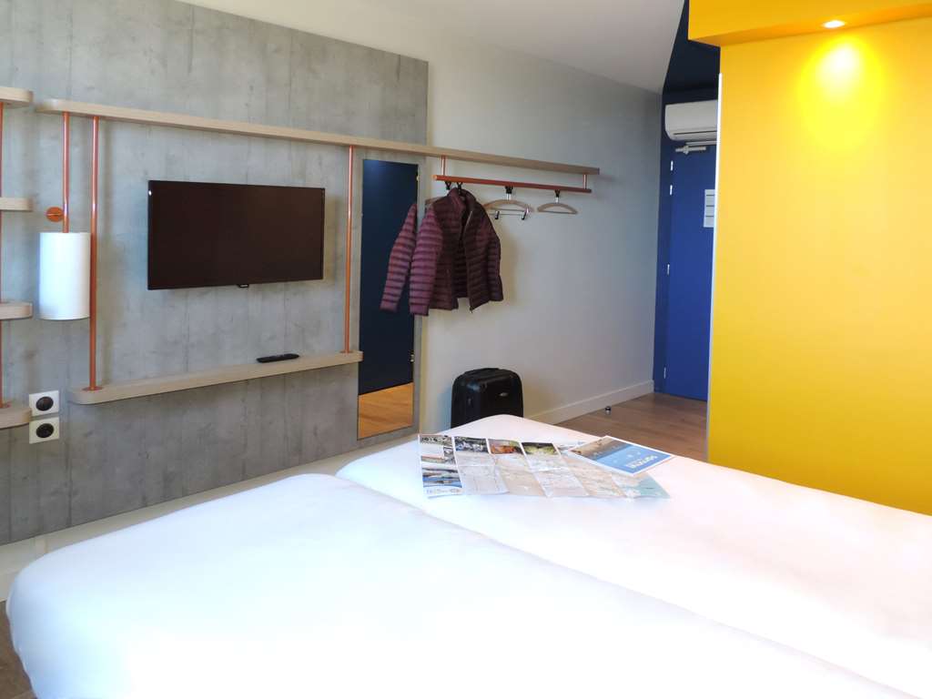 ibis budget Amiens Centre Gare - Tap to explore photos