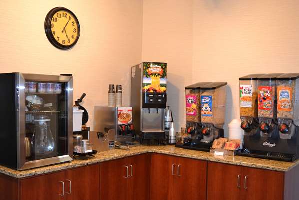  - Baymont Inn & Suites Effingham - I-57 & I-70, Exit 159