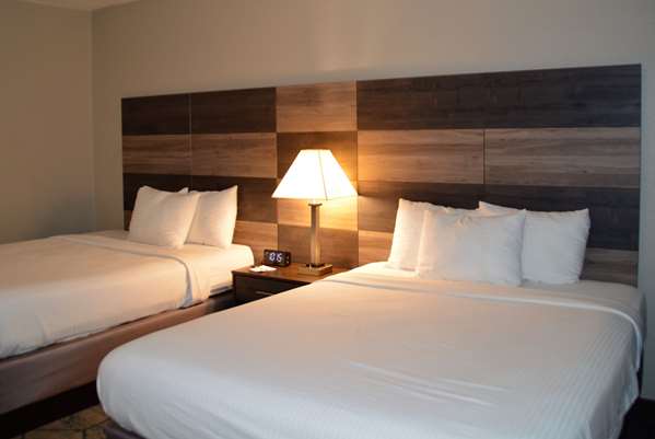 - Baymont Inn & Suites Effingham - I-57 & I-70, Exit 159