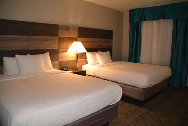  - Baymont Inn & Suites Effingham - I-57 & I-70, Exit 159