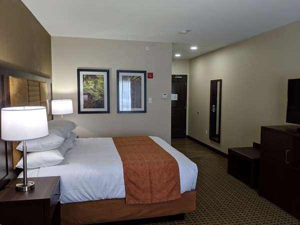  - Best Western Plus Hinton Inn & Suites