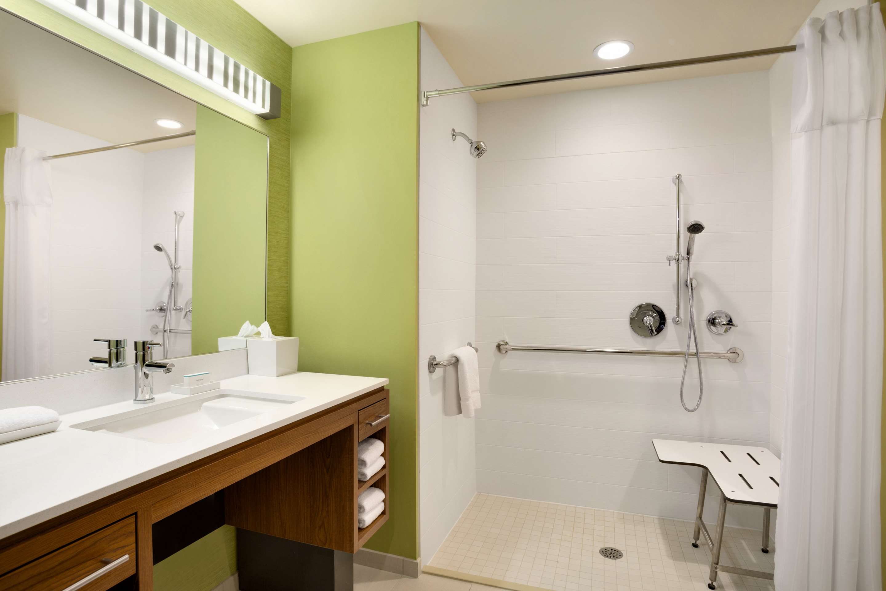 Guest room bath
